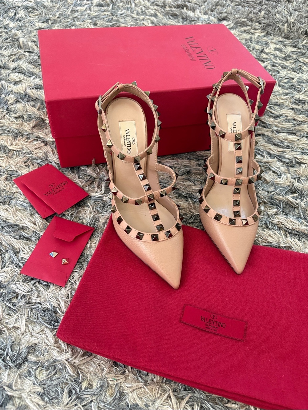 Valentino Nude Leather Rockstud Pointed-Toe Ankle-Strap Pumps 36